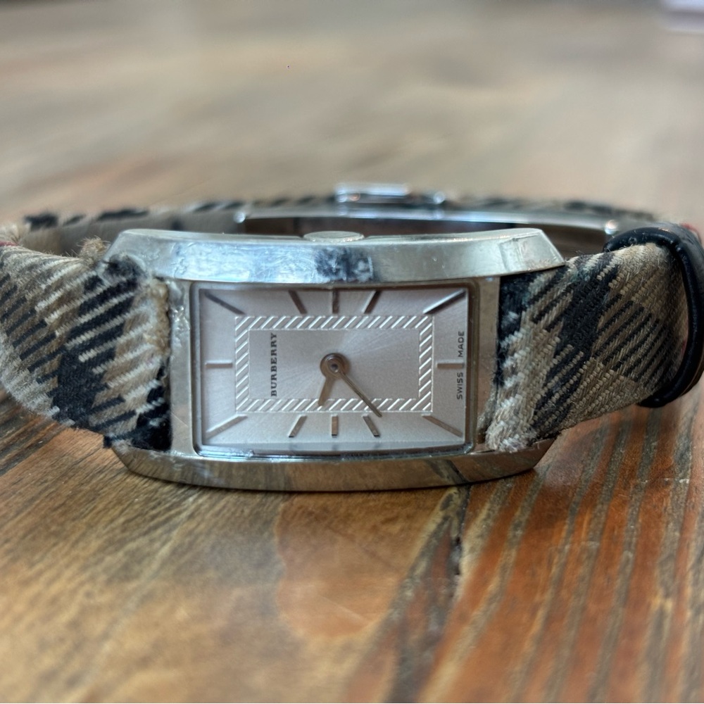 Burberry Haymarket Pioneer Watch Nova Check Strap Swiss Made - Picture 1 of 6